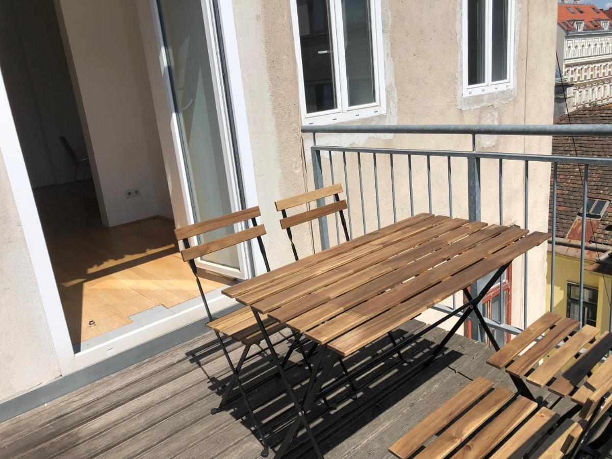 Helle 4 Zimmer Familien-Wohnung Mit Balkon! Schloss Schonbrunn In Gehdistanz Bécs Kültér fotó