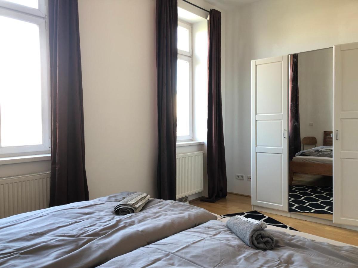 Helle 4 Zimmer Familien-Wohnung Mit Balkon! Schloss Schonbrunn In Gehdistanz Bécs Kültér fotó